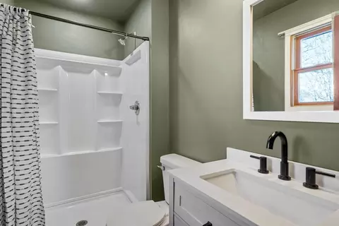 Bath - 903 17th St, Viola, IL 61486 photo 1 of 3