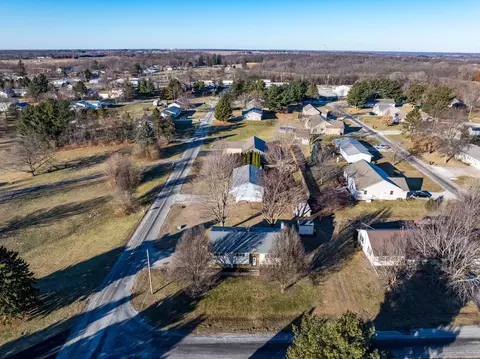 View/Area - 903 17th St, Viola, IL 61486 photo 1 of 8