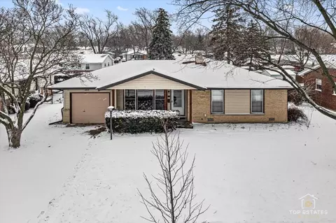 369 Bianco Dr, Elk Grove Village, IL 60007