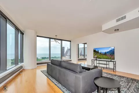 Living - 60 E Monroe St #1701, Chicago, IL 60603 photo 1 of 4