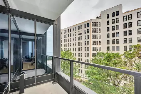 Exterior - 60 E Monroe St #1701, Chicago, IL 60603 photo 1 of 6