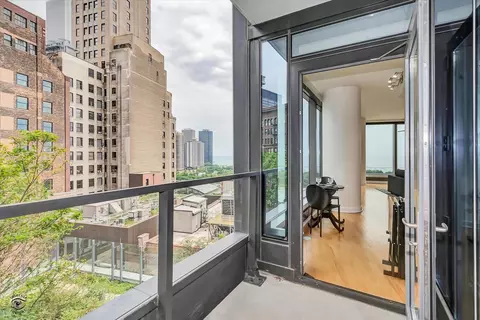 Exterior - 60 E Monroe St #1701, Chicago, IL 60603 photo 2 of 6