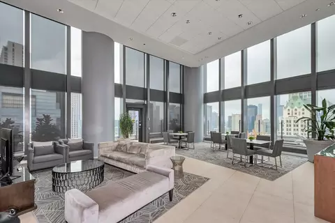 Living - 60 E Monroe St #1701, Chicago, IL 60603 photo 4 of 4