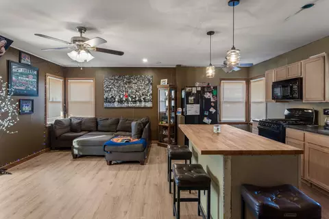 Other - 300 E Warren St, Le Roy, IL 61752 photo 4 of 8