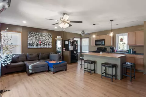 Other - 300 E Warren St, Le Roy, IL 61752 photo 3 of 8