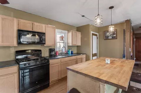 Kitchen - 300 E Warren St, Le Roy, IL 61752 photo 3 of 3
