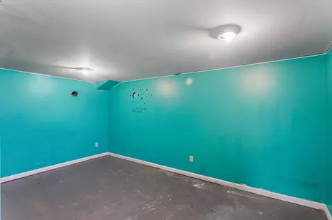 Bedroom - 300 E Warren St, Le Roy, IL 61752 photo 5 of 6