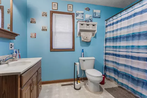 Bath - 300 E Warren St, Le Roy, IL 61752 photo 1 of 1