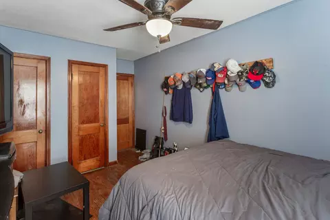 Bedroom - 300 E Warren St, Le Roy, IL 61752 photo 2 of 6