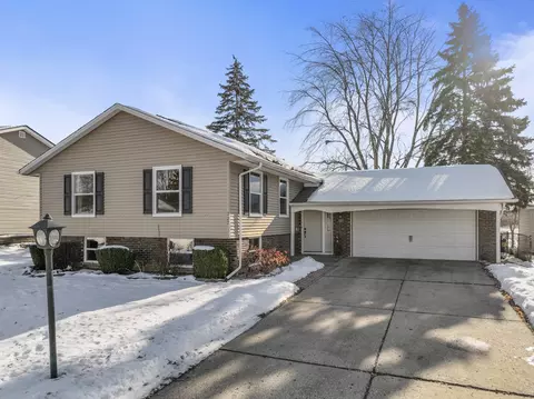 727 Lacy Ave, Streamwood, IL 60107