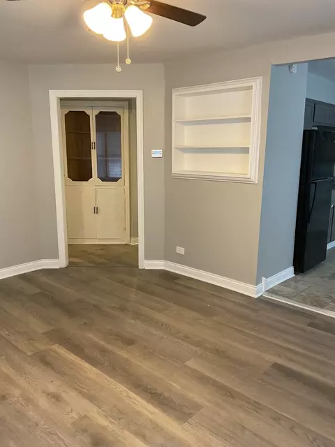 Living - 17031 Trapet Ave, Hazel Crest, IL 60429 photo 3 of 4