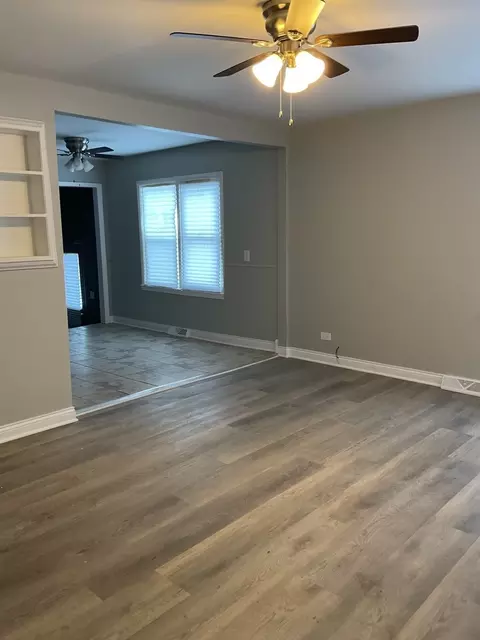 Living - 17031 Trapet Ave, Hazel Crest, IL 60429 photo 2 of 4