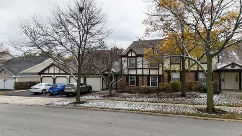 25 Illinois Ave #M1, Schaumburg, IL 60193