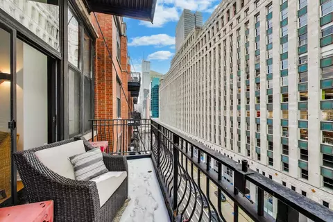 Exterior - Undisclosed, Chicago, IL 60654 photo 3 of 5