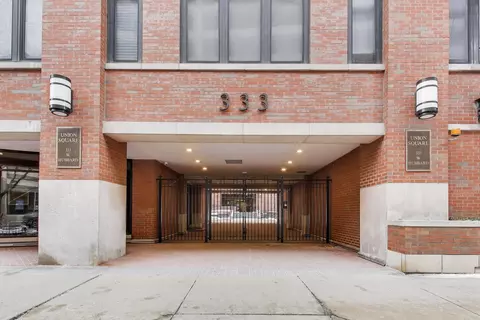 Other - Undisclosed, Chicago, IL 60654 photo 2 of 5
