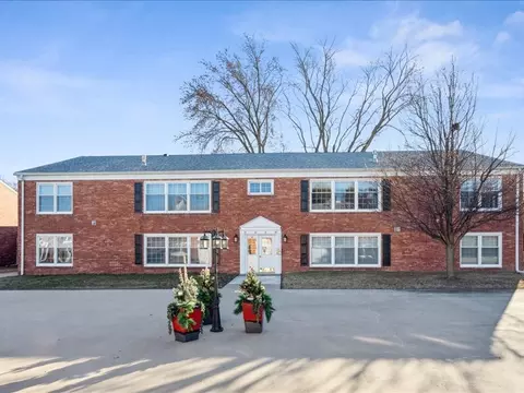 3215 E Locust St #41, Davenport, IA 52803