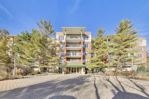 3940 W Bryn Mawr #310, Chicago, IL 60659