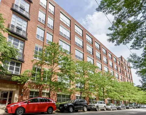 1735 N Paulina St #212, Chicago, IL 60622