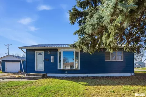 1230 N Elmwood Ave, Davenport, IA 52804