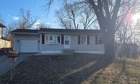 2501 W 57th St, Davenport, IA 52806