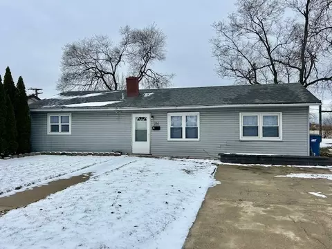 261 S Longwood Dr, Kankakee, IL 60901