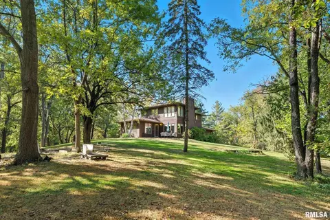 Exterior - 8039 Hazel Rd, Morrison, IL 61270 photo 5 of 6
