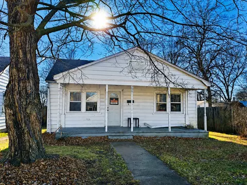 706 E 8th St, Metropolis, IL 62960