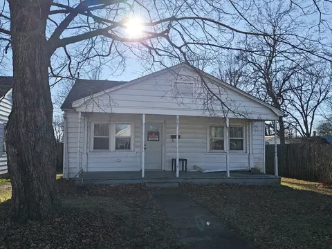 706 E 8th St, Metropolis, IL 62960