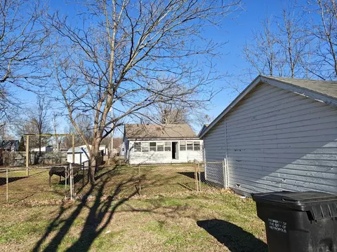 Exterior - 706 E 8th St, Metropolis, IL 62960 photo 5 of 5