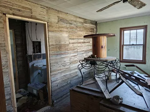 Entry Way - 706 E 8th St, Metropolis, IL 62960 photo 1 of 5