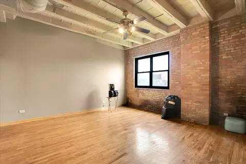 Living - 809 E 40th St #4-4, Chicago, IL 60653 photo 8 of 9