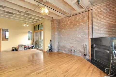 Living - 809 E 40th St #4-4, Chicago, IL 60653 photo 5 of 9