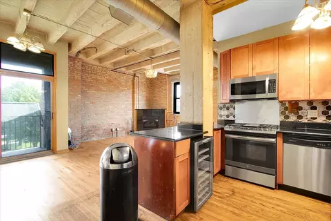 Kitchen - 809 E 40th St #4-4, Chicago, IL 60653 photo 3 of 3