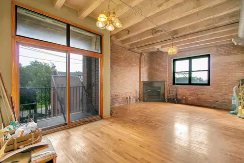 Living - 809 E 40th St #4-4, Chicago, IL 60653 photo 1 of 9