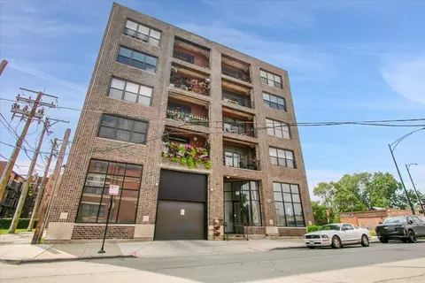 809 E 40th St #4-4, Chicago, IL 60653