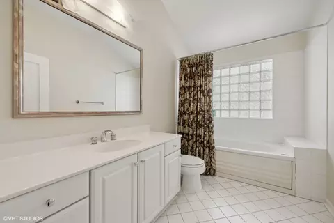 Undisclosed, Chicago, IL 60622 photo 20