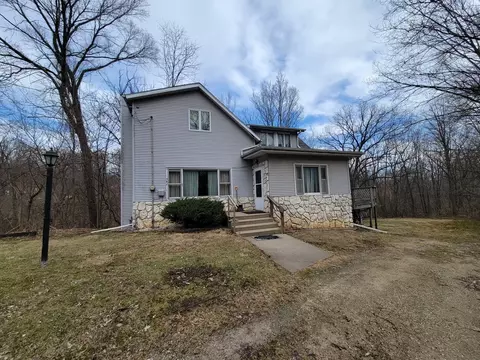 408 E 4th St, Spring Valley, IL 61362