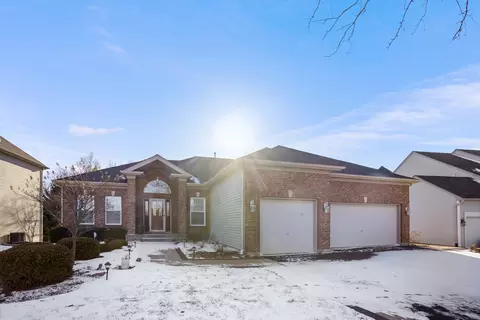 226 Glenbrook Ct, Gilberts, IL 60136