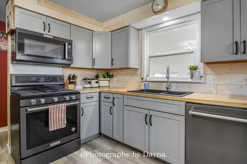 Kitchen - 4508 W 5000s Rd, Kankakee, IL 60901 photo 3 of 3