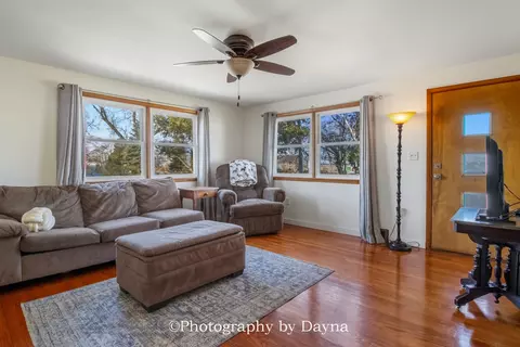 Living - 4508 W 5000s Rd, Kankakee, IL 60901 photo 1 of 2