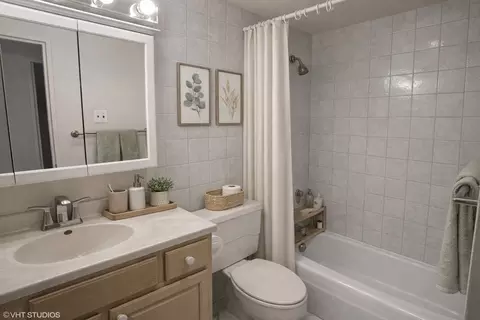 Bath - 175 E Delaware Pl #4620, Chicago, IL 60611 photo 1 of 1