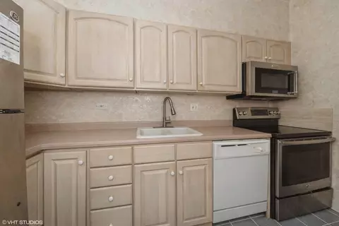 Kitchen - 175 E Delaware Pl #4620, Chicago, IL 60611 photo 1 of 2