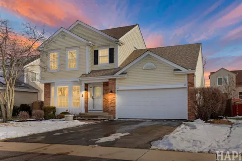 49 W Dahlia Ln, Round Lake Beach, IL 60073