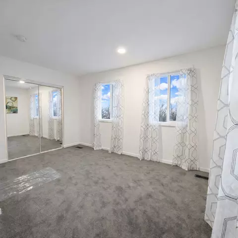 Bedroom - 628 Mohawk Dr, Round Lake Heights, IL 60073 photo 2 of 4