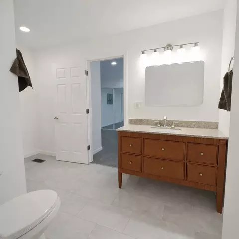 Bath - 628 Mohawk Dr, Round Lake Heights, IL 60073 photo 1 of 4