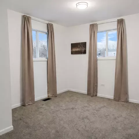 Bedroom - 628 Mohawk Dr, Round Lake Heights, IL 60073 photo 4 of 4
