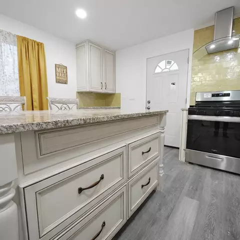 Kitchen - 628 Mohawk Dr, Round Lake Heights, IL 60073 photo 3 of 3