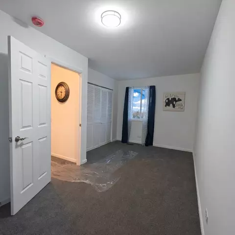 Bedroom - 628 Mohawk Dr, Round Lake Heights, IL 60073 photo 3 of 4