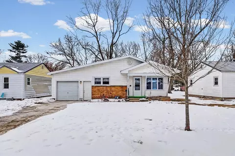 724 E Patton St, Paxton, IL 60957