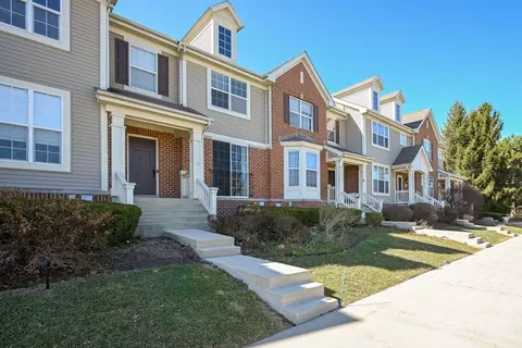 318 S Prospect Ave, Bartlett, IL 60103